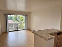 Building Photo - Sunny West facing one bedroom in the wonde...