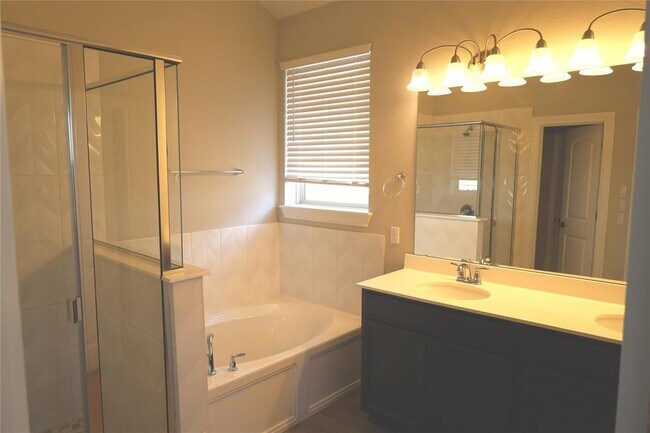 Building Photo - 169 Isabella Wy