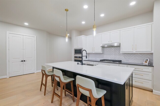 Building Photo - 2310 Precision Ln