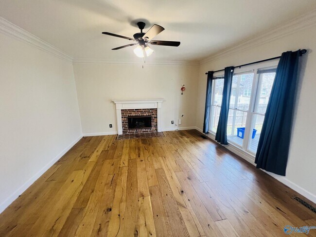 Building Photo - 1822 Gallop Dr SE