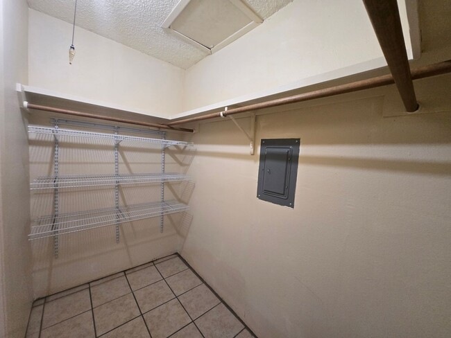 Building Photo - 2307 N Grand Ave