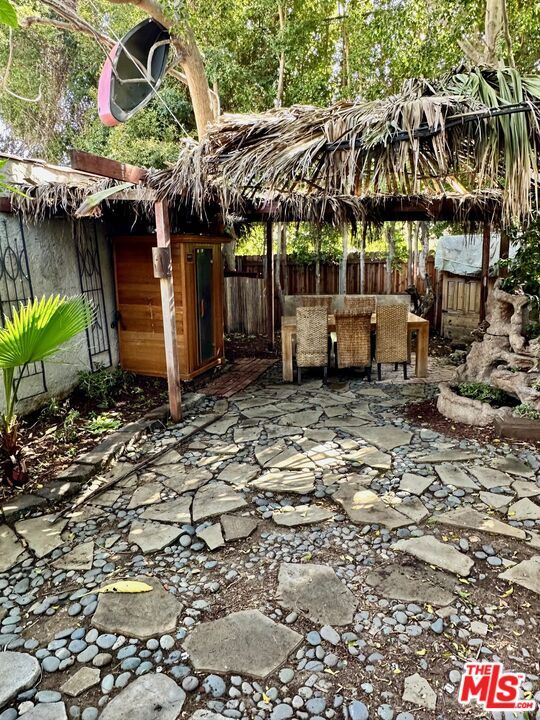 Building Photo - 1362 Masselin Ave