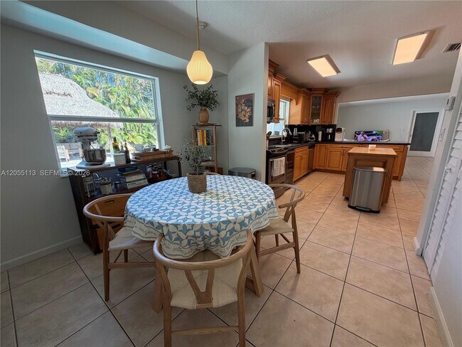 Building Photo - 5721 SW 59th Pl