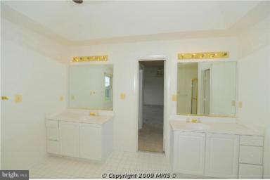 Building Photo - 2123 Queensguard Rd