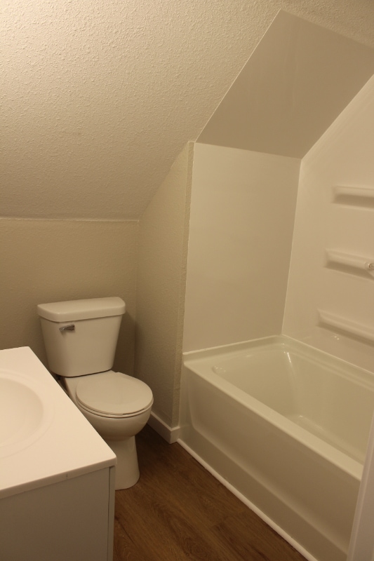 Building Photo - 419 S Clay St