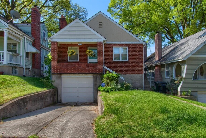 Primary Photo - 6605 Britton Ave