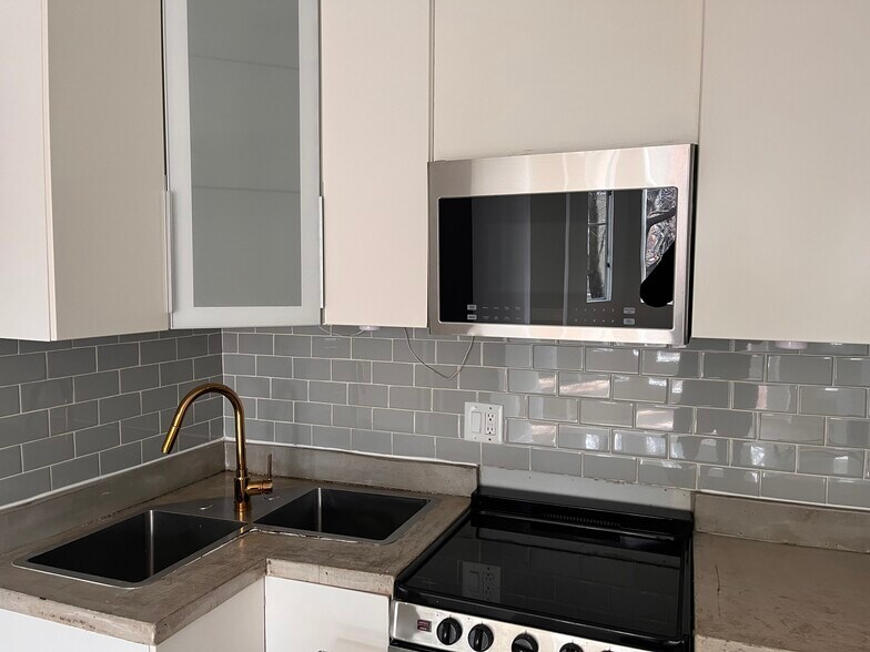 Building Photo - 1015 P St NW