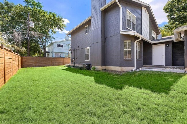 Building Photo - 2009 Kirksey Dr