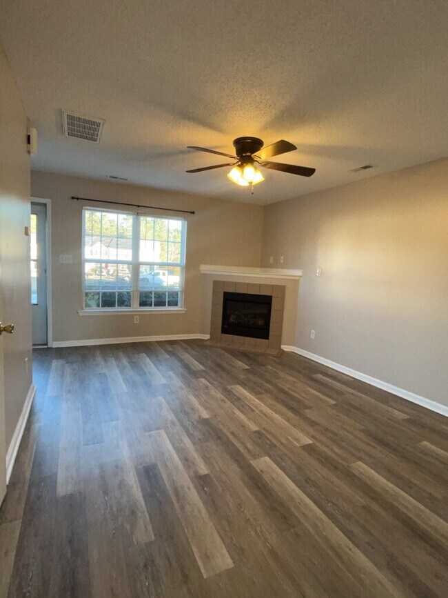 Building Photo - 809 Timberlake Trail