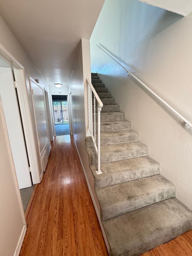 Building Photo - Convenient 2 Bedroom Condo in Bennett Valley