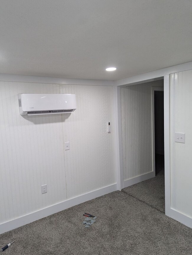 Building Photo - Remodeled 2 bedroom 1.5 bath home.