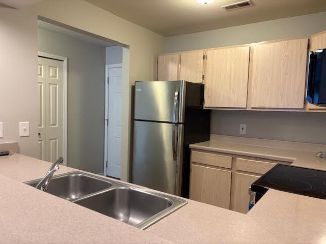 Building Photo - 1005 E Duncan St