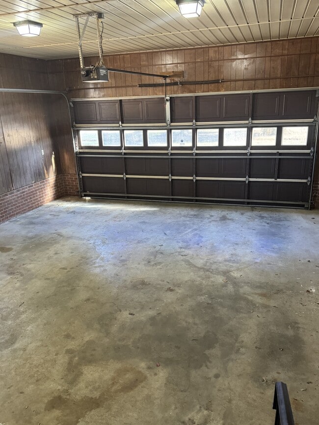 Building Photo - 3564 Mills Rd