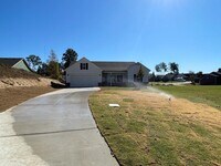 Building Photo - 1 Lyndhurst Dr