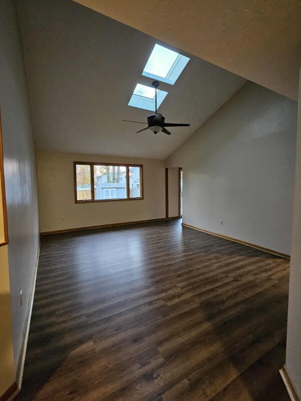 Building Photo - 468 Topaz Ln