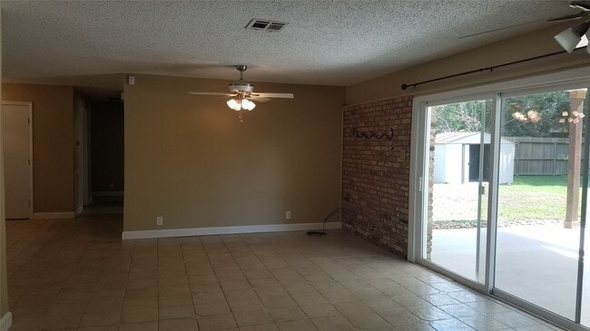 Building Photo - 11123 Hazelhurst Dr