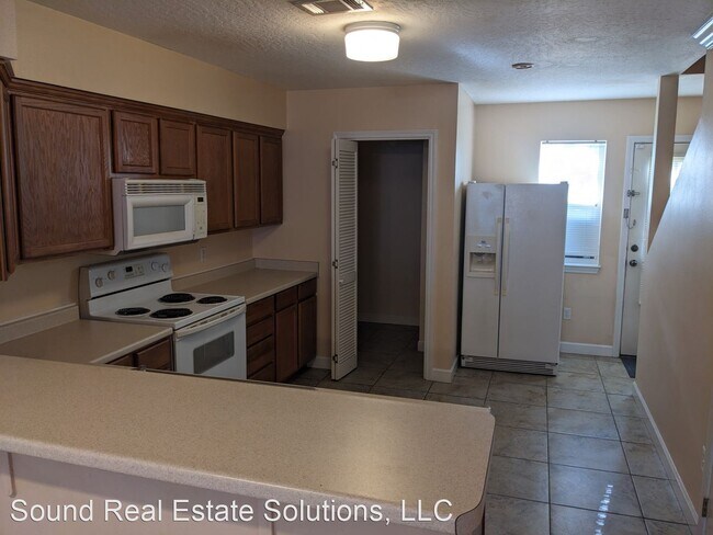 Building Photo - 2 br, 1.5 bath House - 1808 Shaylin Court