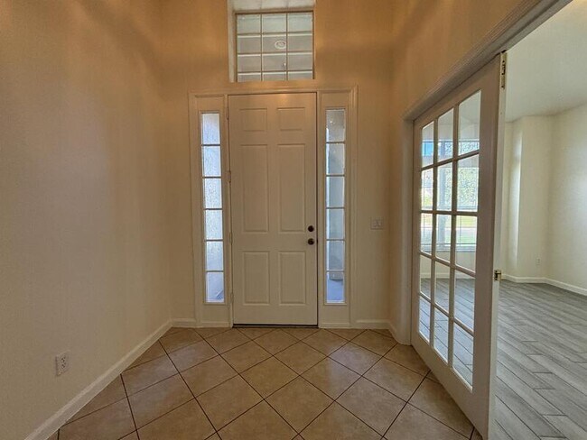 Building Photo - 10245 Cypress Trail Dr