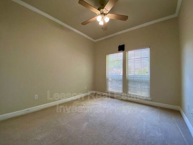 Building Photo - 2015 Regent Cir
