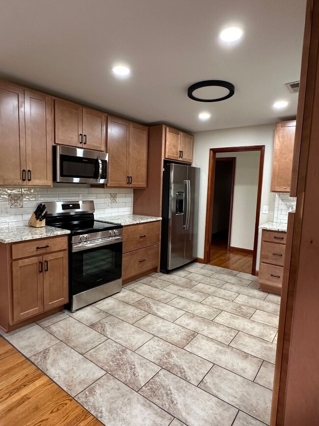 Building Photo - 3928 Inwood Dr