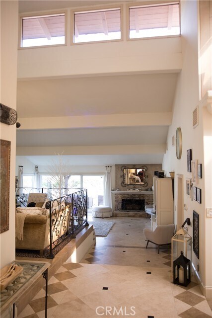 Building Photo - 10071 Highcliff Dr