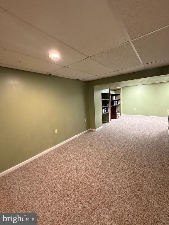 Building Photo - 28 Willow Way Dr