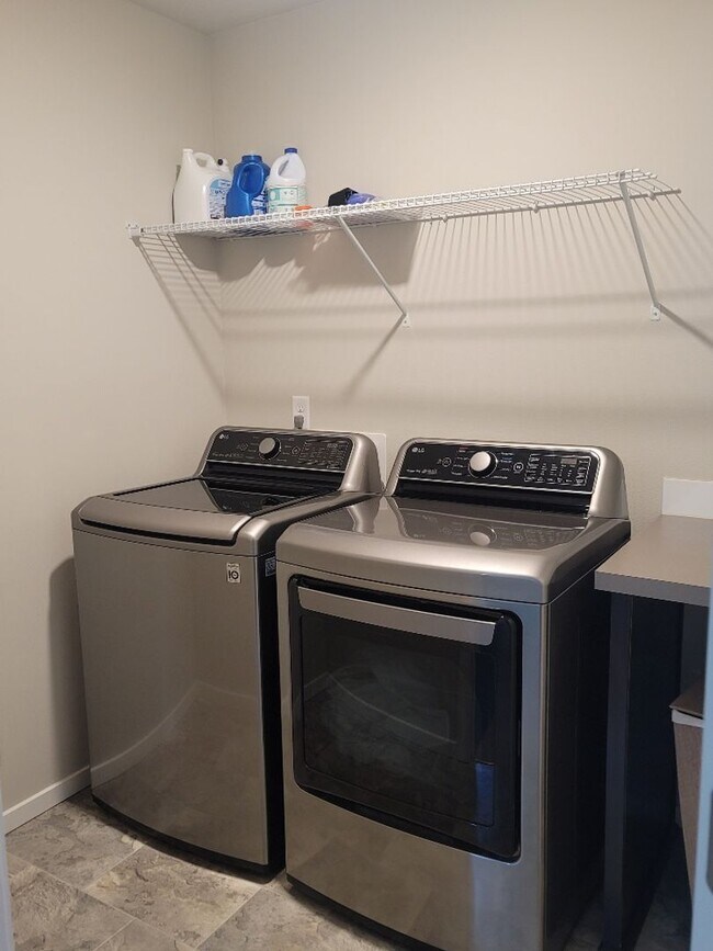 Building Photo - Edgewood home for rent - 4 bedroom 3 bath ...