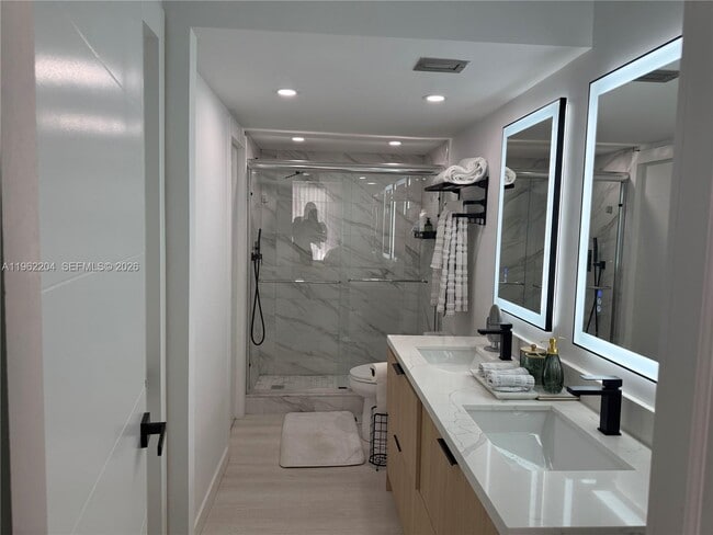 Building Photo - 1849 S Ocean Dr