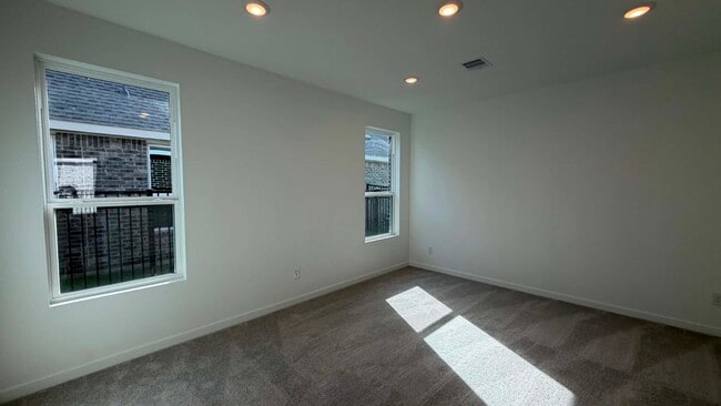 Building Photo - 27451 Sunterra Village Dr