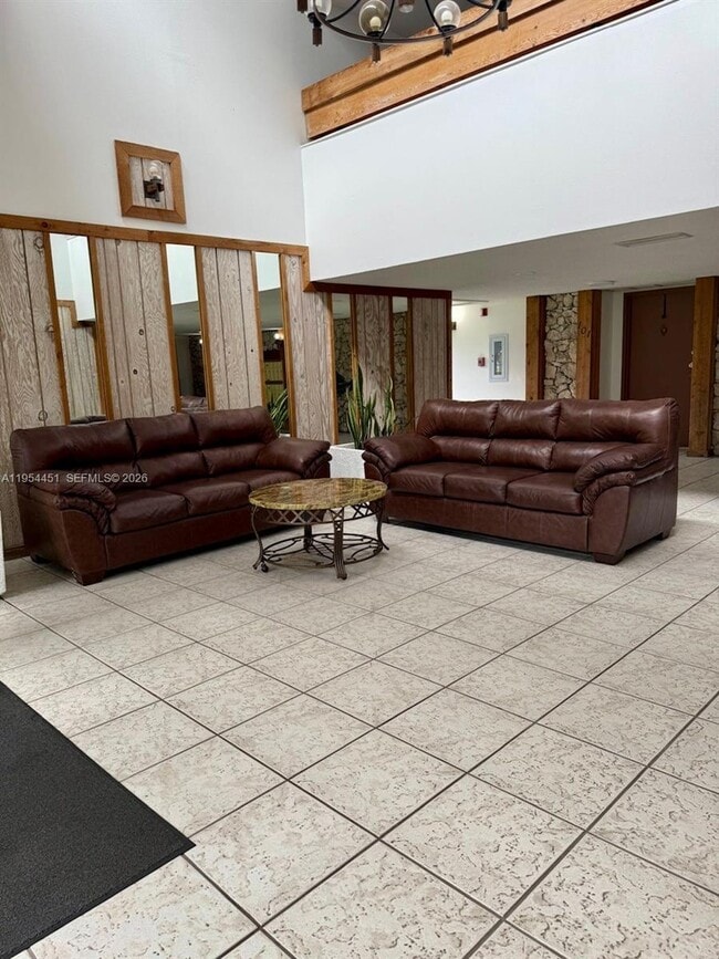 Building Photo - 210 Lakeview Dr