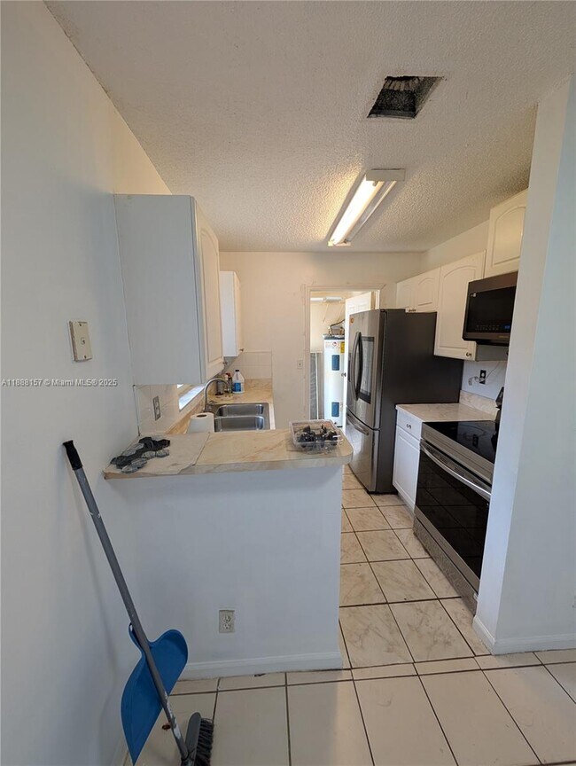 Building Photo - 720 NW 15th Terrace