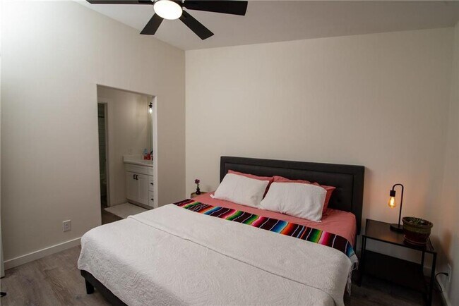 Building Photo - 1601 Faro Dr