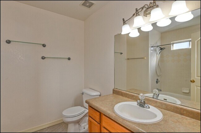 Building Photo - 648 Wind River Ave