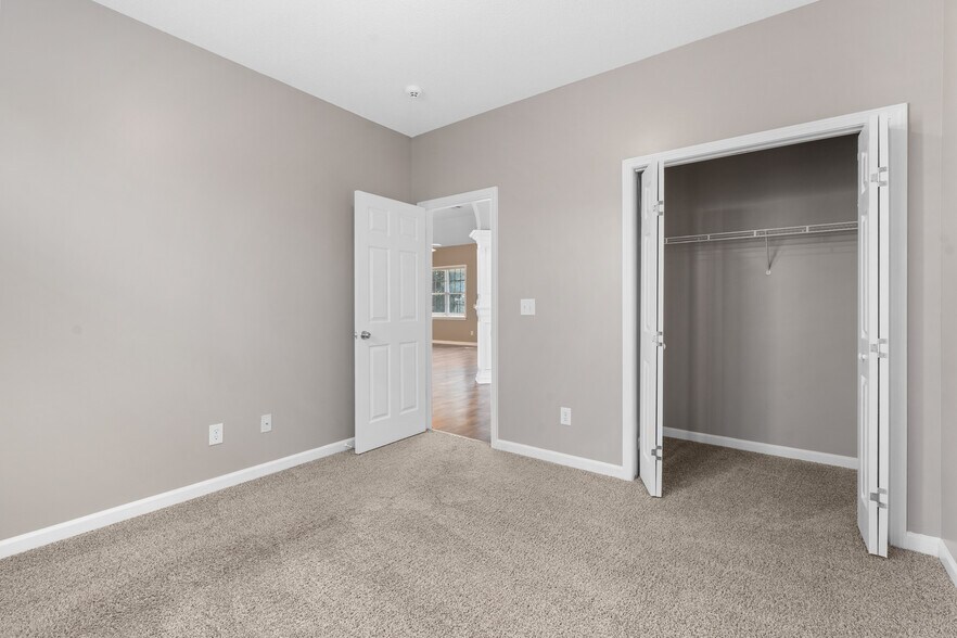 Building Photo - 119 Daventry Ln