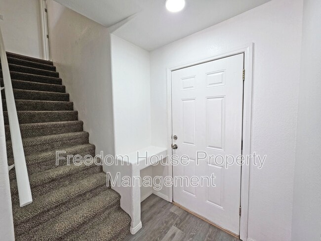 Building Photo - 670 Bourbon St