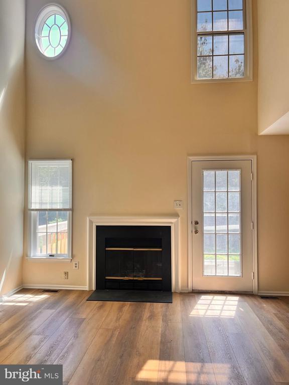 Building Photo - 13 Benjamin Rush Ln