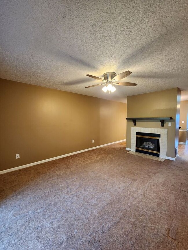 Building Photo - Asheville Condo Rental -Cloister Condominium