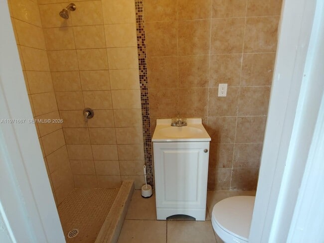 Building Photo - 1465 NE 149th St