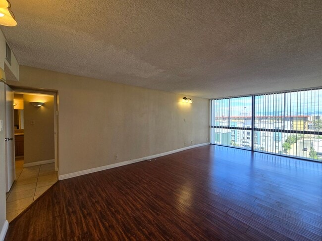 Building Photo - 2 Bedroom Condo at the Wimbledon Tennis Club Community