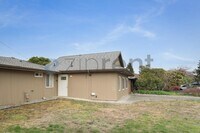 Building Photo - 1413 12th St NE