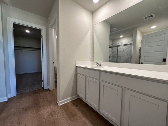 Building Photo - 14209 Little Falls Ln