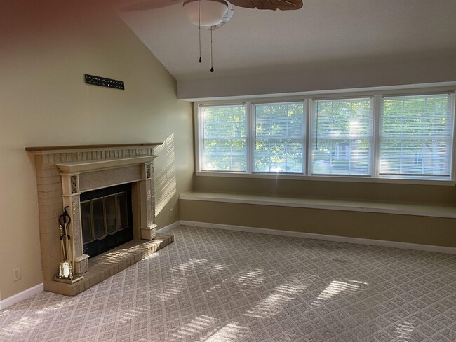 Building Photo - 1206 Tiffany Ln