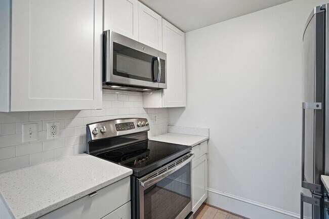 Building Photo - 1451 Park Rd NW