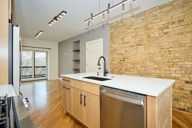 Building Photo - 5200 N Winthrop Ave