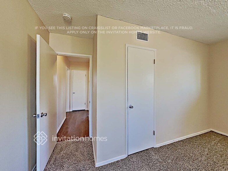 Building Photo - 9256 Swinton Ave