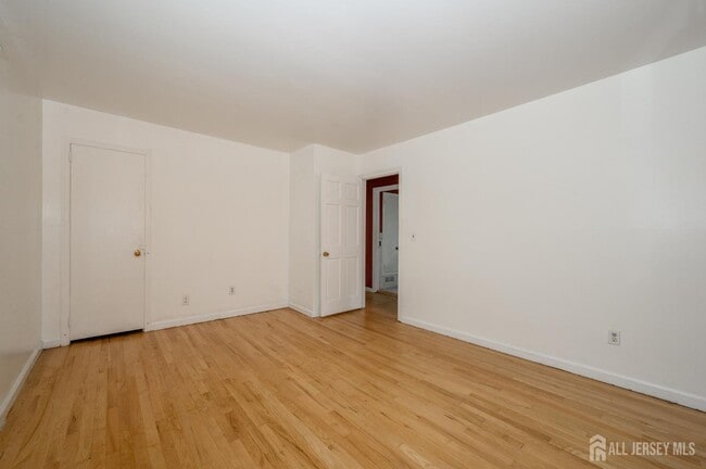 Building Photo - 2062 Elizabeth Ave