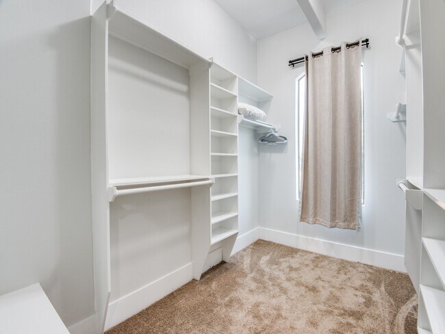 Building Photo - 1509 Holly St