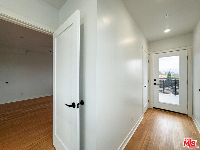 Building Photo - 1411 Tremont St