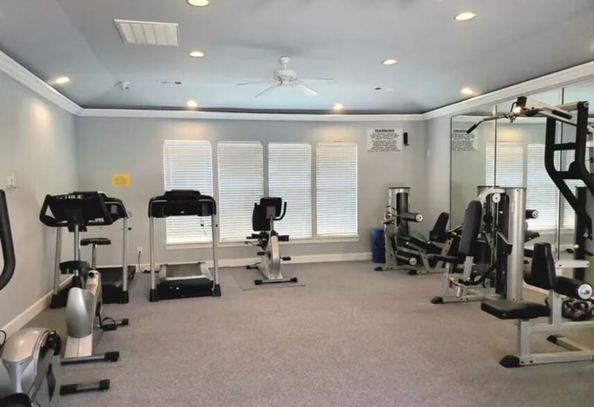 Building Photo - 1517 Regency Rd