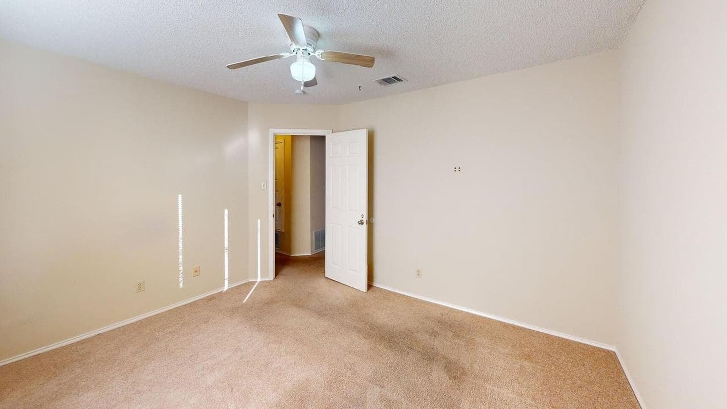 Building Photo - 8503 Columbia Falls Dr